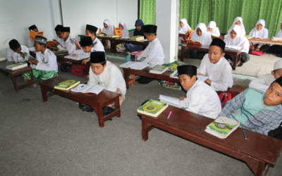 Akrim bi Qoumin (Mulyakanlah Para Pengabdi Al Qur’an)